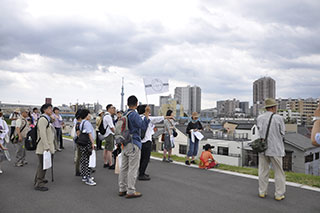 荒川の土手から千住の景色が一望できます。 荒川の土手から千住の景色が一望できます。