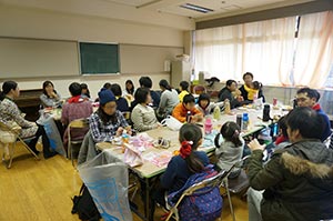 お疲れ様!千寿本町小学校で皆で一緒にお昼ご飯を食べました。 お疲れ様!千寿本町小学校で皆で一緒にお昼ご飯を食べました。