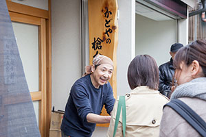 最後の4軒目は槍かけだんごさん。あん団子と焼き団子を頂きました。柔らかいお団子は美味しい! 最後の4軒目は槍かけだんごさん。あん団子と焼き団子を頂きました。柔らかいお団子は美味しい!