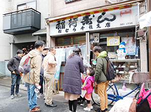 稲荷ずしで有名な松むらさん。 稲荷ずしで有名な松むらさん。